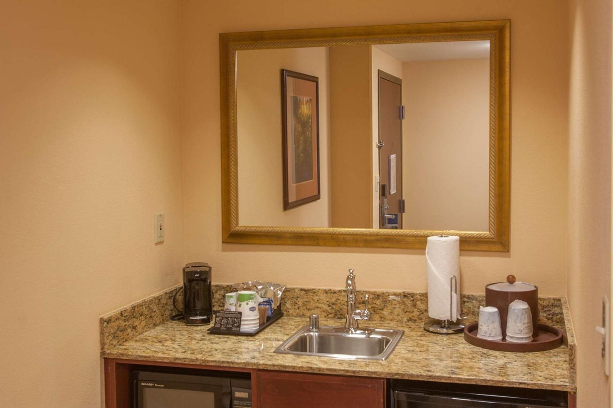 King Studio Suite Non-Smoking